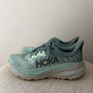 Hoka Challenger ATR 7